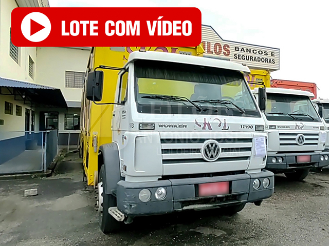 LOTE 007 - VW 17-190 Worker Fechada 2013