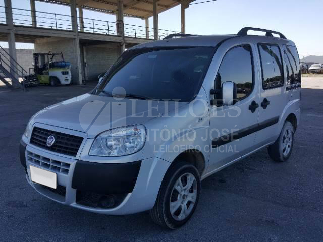 LOTE 015 - FIAT DOBLO Essence 1.8 16V (Flex) 2015