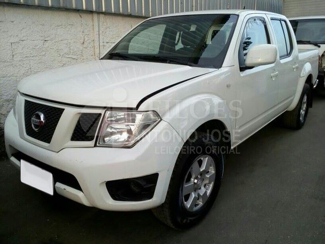 LOTE 024 - NISSAN Frontier 2.5 TD CD SV Attack 4x2 2014