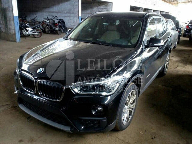 LOTE 013 - BMW X1 2.0 16V sDrive18i 2012