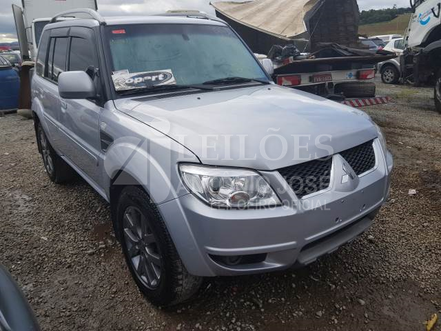 LOTE 005 - MITSUBISHI PAJERO TR4 FLEX 2.0 16V 2013