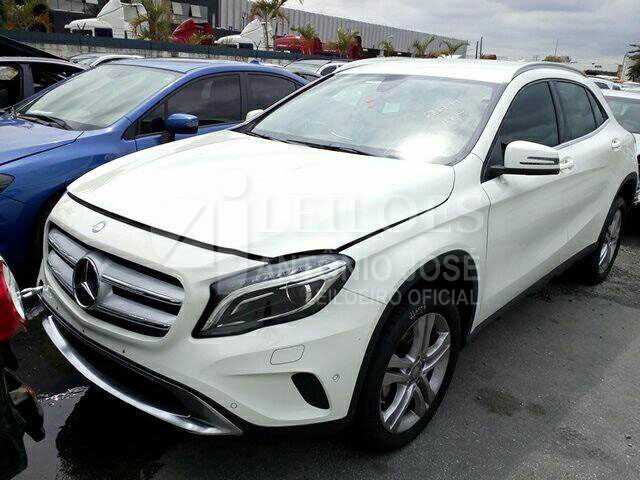 LOTE 033 - MERCEDES BENZ GLA 200 Style 2017