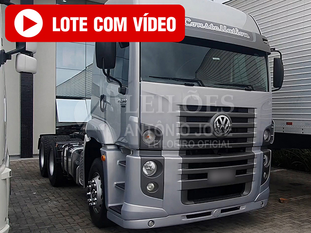 LOTE 007 - VOLKSWAGEN 26-390 E Constel. 6x4 2p (E5) 2013