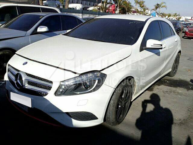 LOTE 019 - Mercedes-Benz Classe A 200 1.6 Turbo FlexFuel DCT 2016