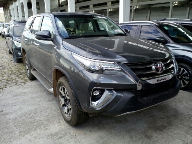 LOTE 025 Hilux SW4 SRX Diamond 4x4 