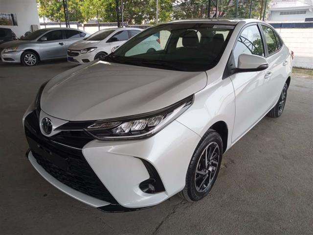 LOTE 030 YARIS SA XLS15