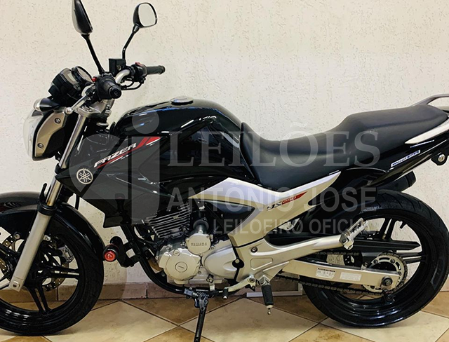 Lote 018 - Yamaha YS 250 Fazer 2013