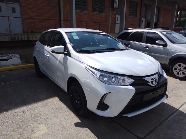 LOTE 032 YARIS HA XL15