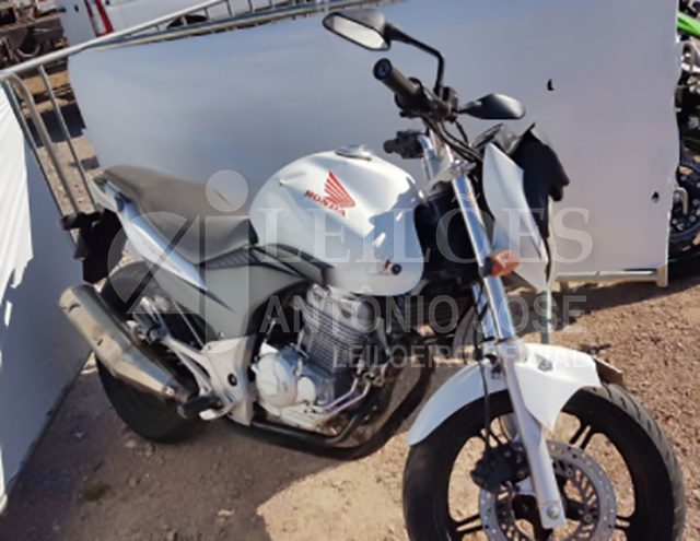 Lote 020 - HONDA CB 300 R 2012