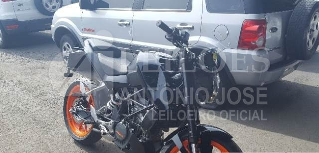 LOTE 002 - KTM 200 DUKE