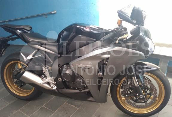 LOTE 020 - Honda - CBR 1000 RR Fire Blade 2009