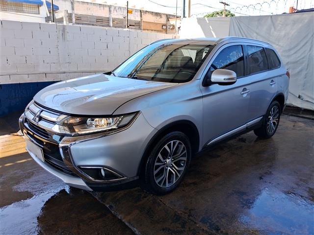 LOTE 074 MMC OUTLANDER 2.0