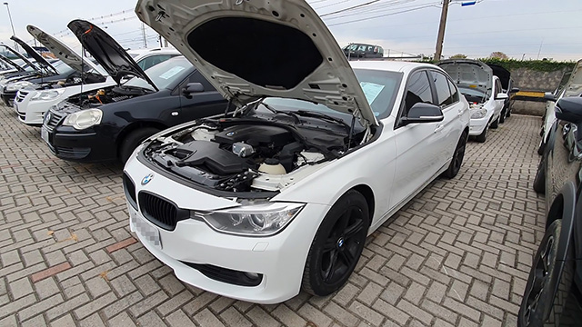 LOTE 061 BMW 320i Active Flex 