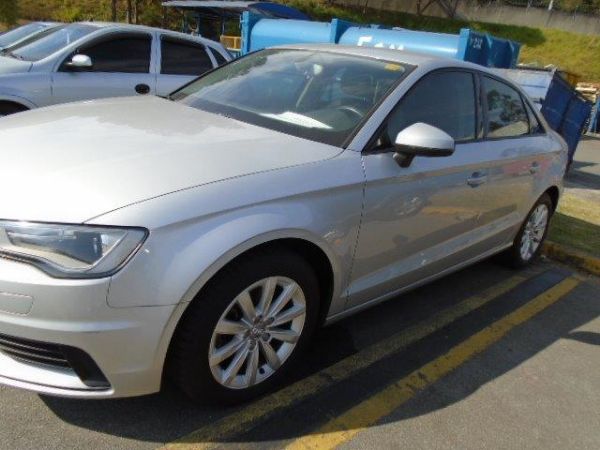 LOTE 048 Audi A3 Sedan LM 1.4 2014