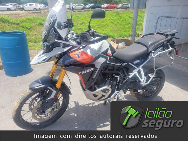 LOTE 036 2025 TRIUMPH TIGER