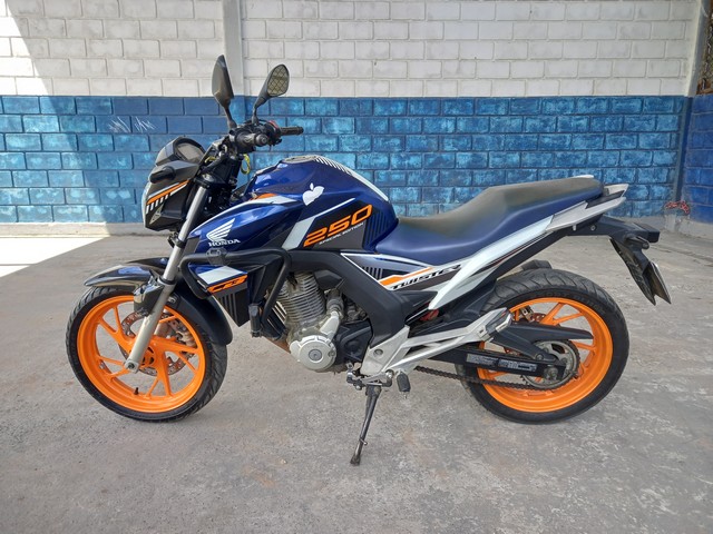 LOTE 014 CB250F TWISTER C S 2020/2020 